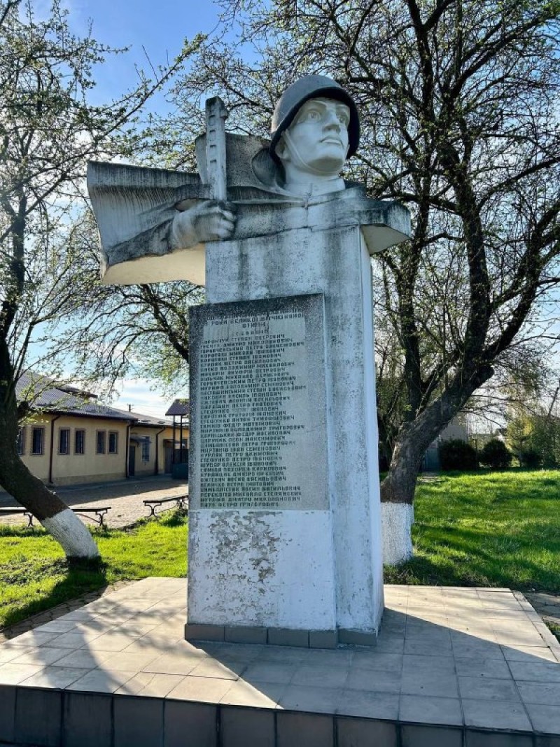In the village of Bovshev, it was decided to demolish a monument to a Soviet soldier. It is dedicated to those who died in...